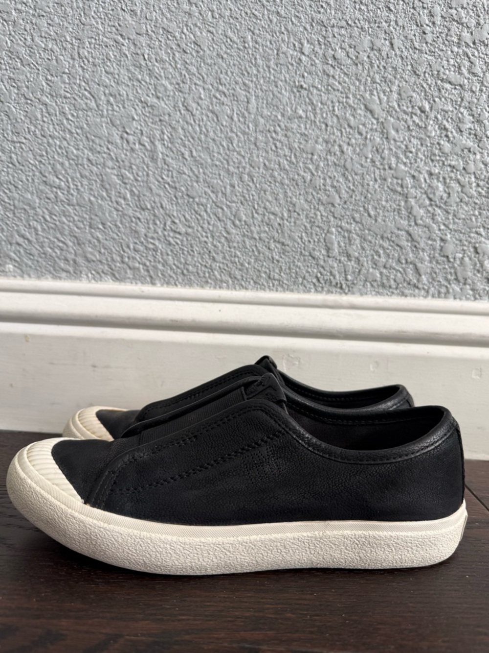 Frye Claudia Slip On Low Top Slip On Fashion Sneakers Black Size 6.5M - Picture 12 of 16